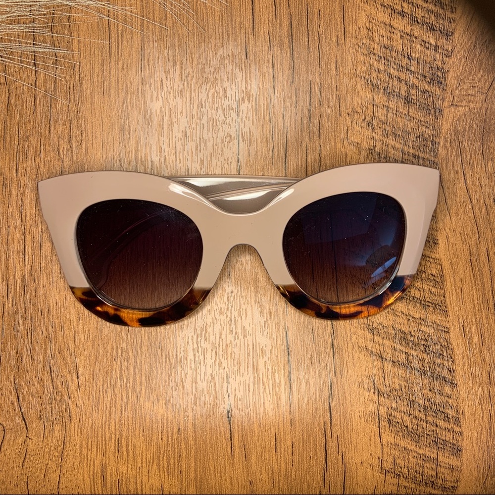 Chunky Tan and Leopard Sunglasses